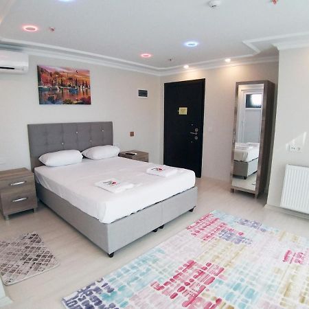 Golden Fish Hotel Batumi Bagian luar foto