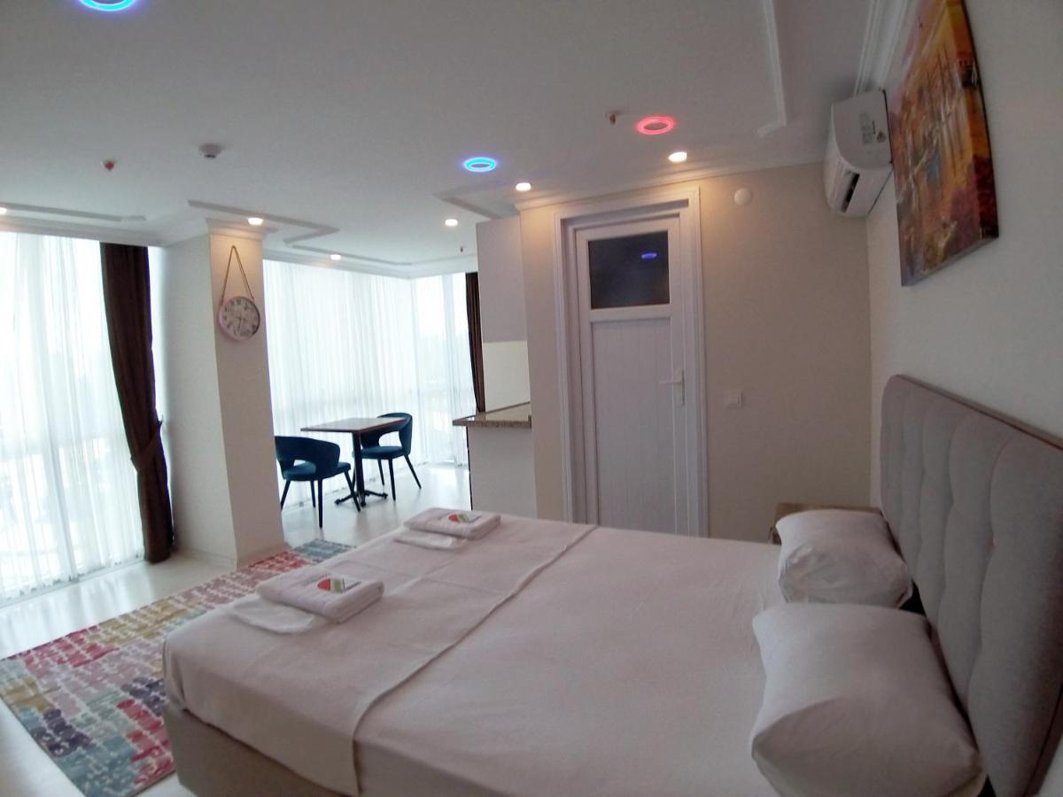 Golden Fish Hotel Batumi Bagian luar foto